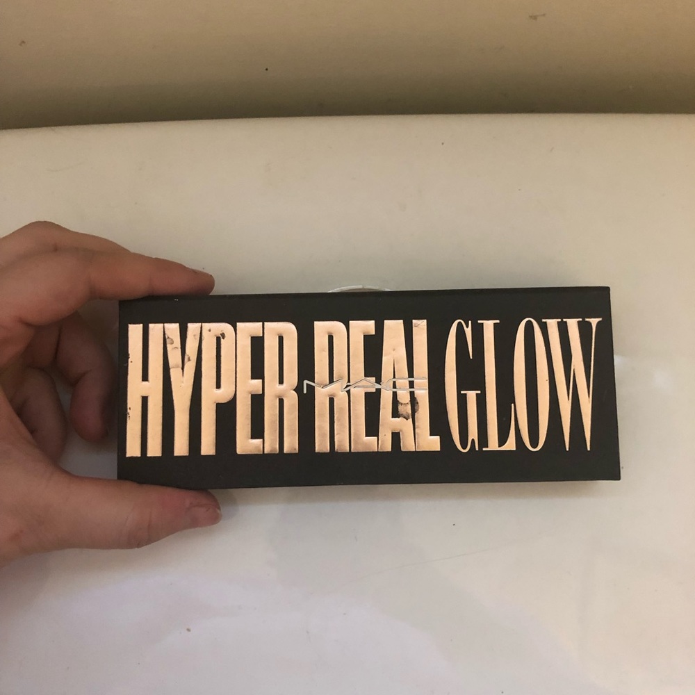 Mac Hyper Real Glow Highlighter Palette